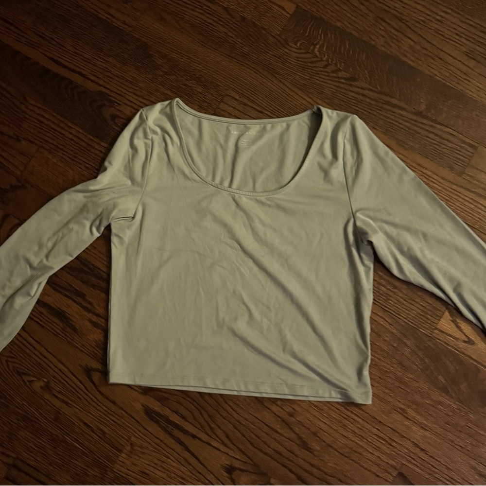 American Eagle light green soft long sleeve